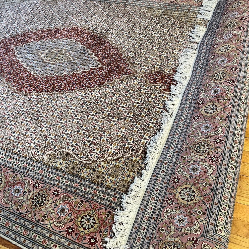 Hand knitted Persian Area Rug - Picture 6 of 7